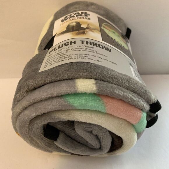 Disney Star Wars Baby Yoda Plush Throw 46" x 60" Mandalorian Precious Cargo NWT - Picture 9 of 10